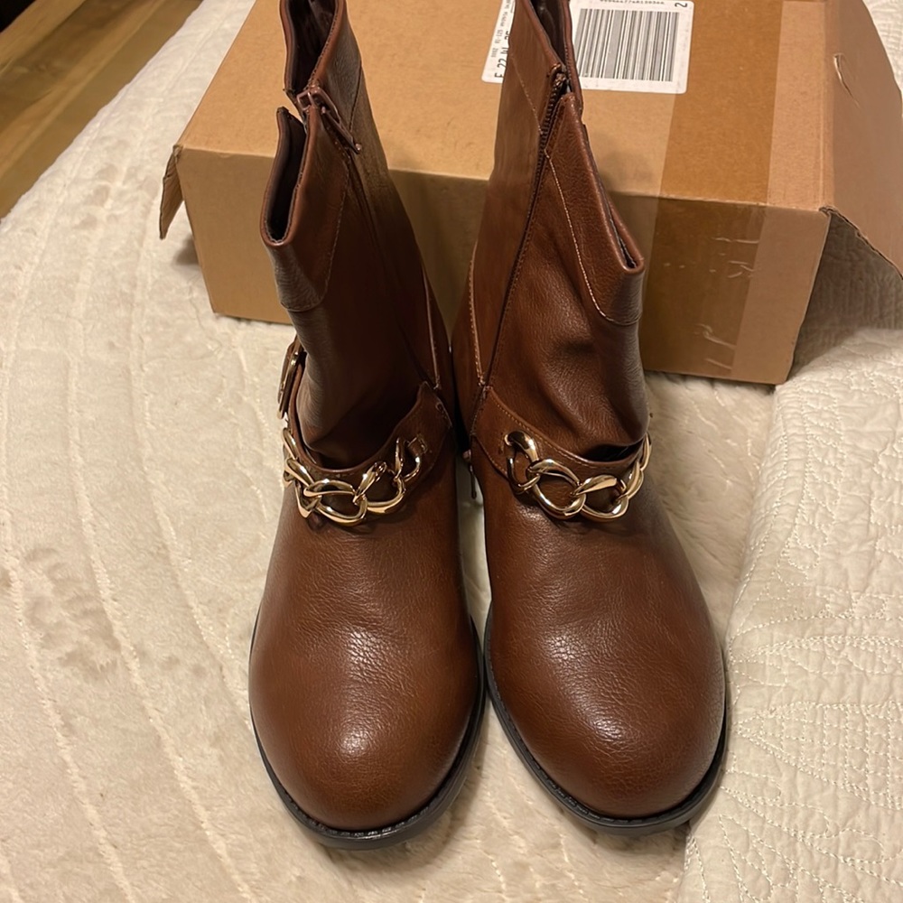 Brown ankle boots never worn women’s size 8 1/2